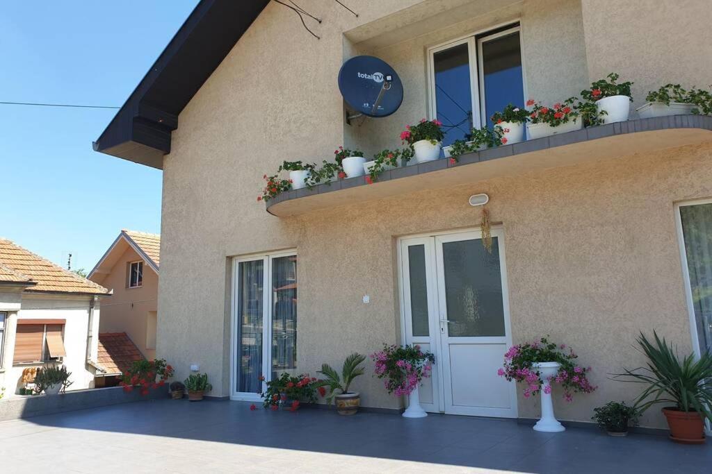 Stan Na Dan Oplenac Apartment Topola Exterior photo